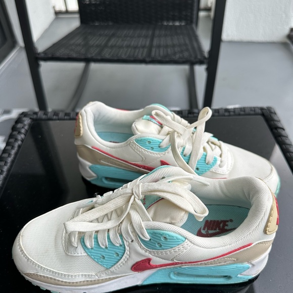 Nike White and Red Sneakers with Chunky Design and Air Max Cushioning - Picture 2 of 5